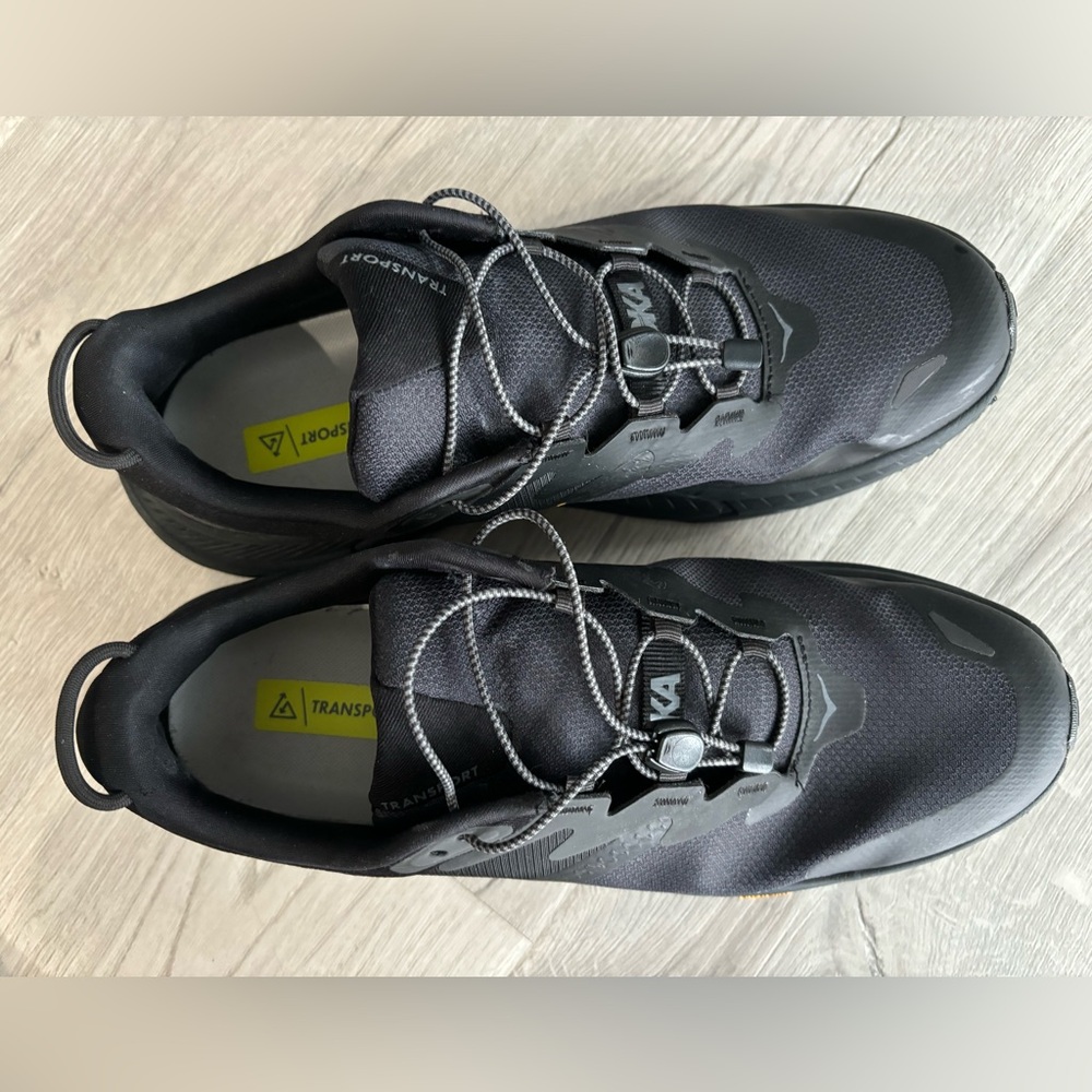 Men’s HOKA shoes. Size 10.5. Black. Great condition!